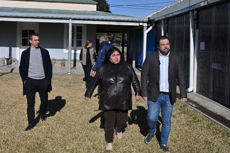 Troncoso y la senadora Miranda recorrieron localidades del departamento Federal Troncoso y la senadora Miranda recorrieron localidades del departamento Federal