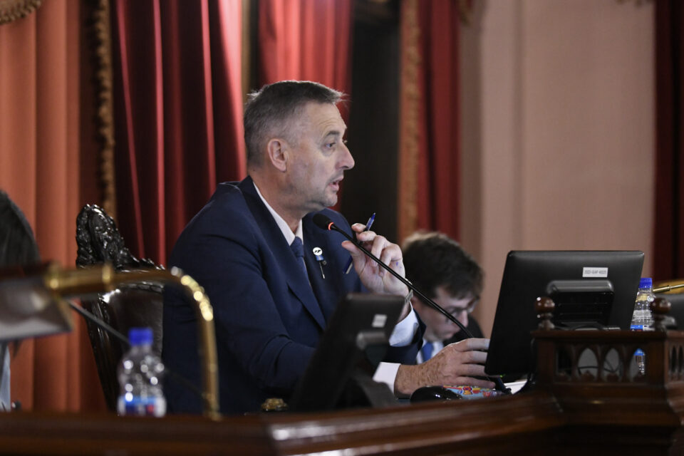 Hein convoca a concurso público para un cargo en Ceremonial de la Cámara de Diputados