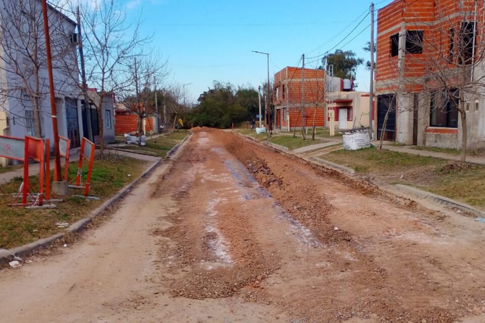 Comenzó la pavimentación de la trama vial de barrios del IAPV en Concepción del Uruguay Comenzó la pavimentación de la trama vial de barrios del IAPV en Concepción del Uruguay