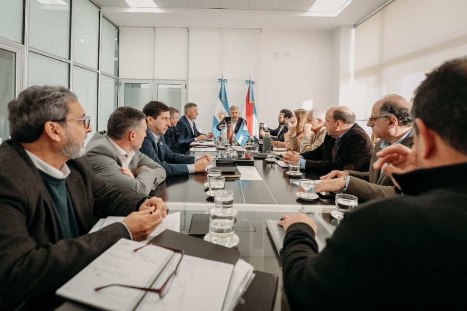 Frigerio encabezó una nueva reunión de gabinete donde el tema central fue la eficiencia en el Estado Frigerio encabezó una nueva reunión de gabinete donde el tema central fue la eficiencia en el Estado