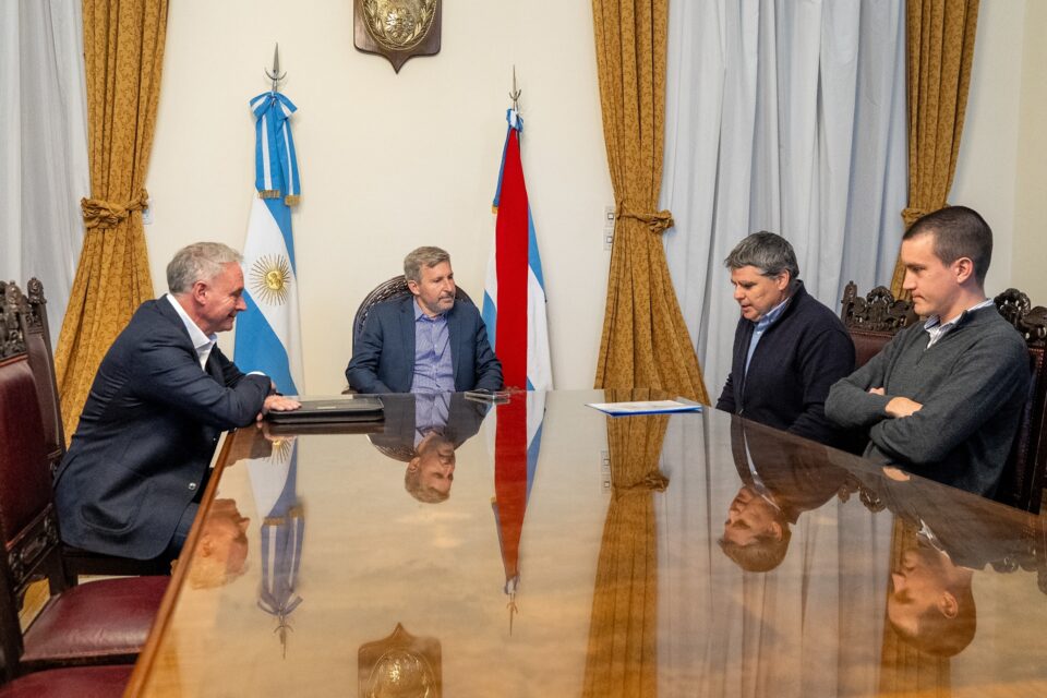 El gobernador recibió al intendente de General Campos para analizar proyectos de obras en la localidad