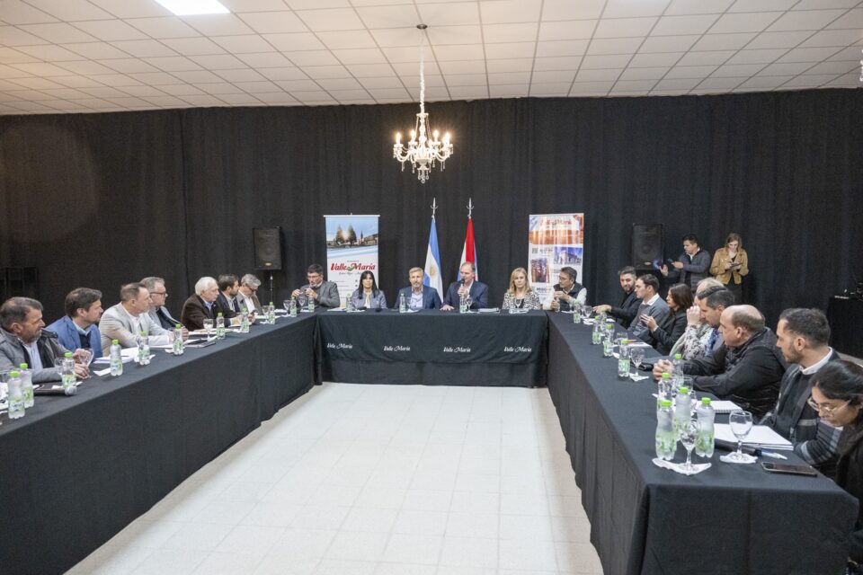 Frigerio encabezó una reunión de gabinete conjunto en Valle María