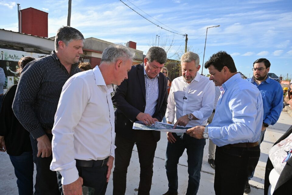 Más de 300 familias de Concepción del Uruguay se benefician con la pavimentación en barrios del IAPV