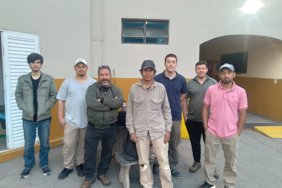 Estudiantes realizan arreglos en escuelas de Concordia como parte de sus prácticas