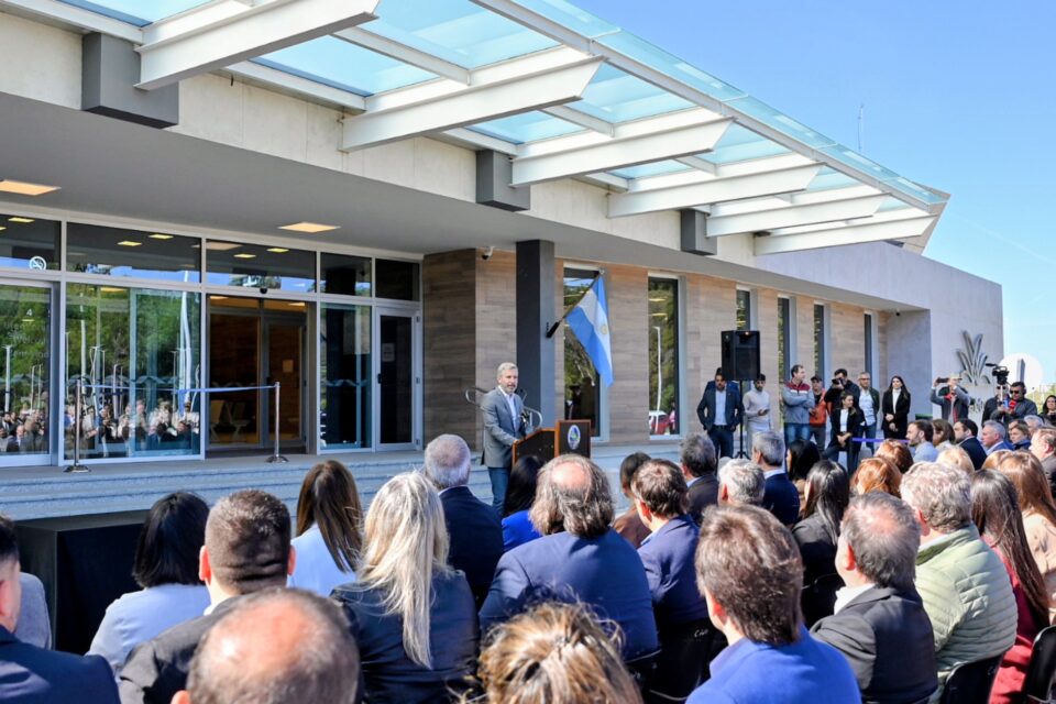 Frigerio inauguró el aeropuerto de Concordia