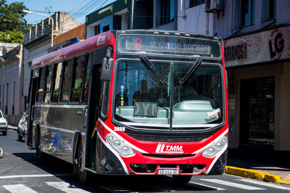 Paraná sigue sin servicio de colectivos