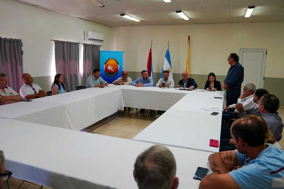 Salud y gobiernos locales del departamento Uruguay coordinan acciones para mejorar la atención en la región