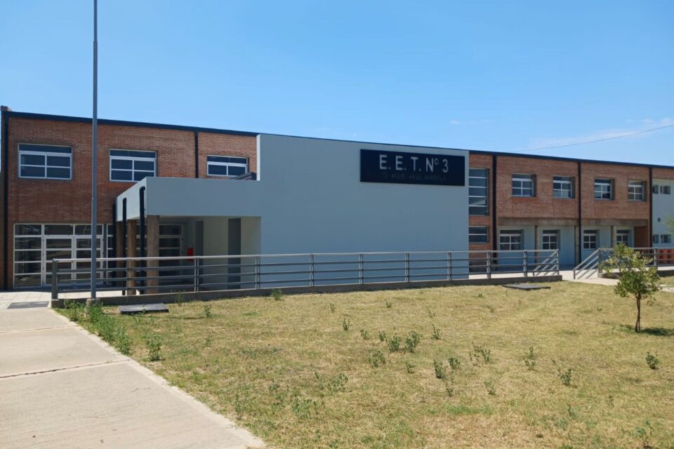 La EET Nº 3 Marsiglia avanza con la mudanza para iniciar el ciclo lectivo en su nuevo edificio