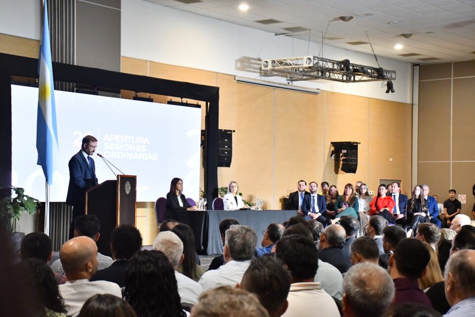 Apertura de sesiones en Concordia: Azcué anunció un ambicioso plan de infraestructura y la eliminación definitiva de la tracción a sangre