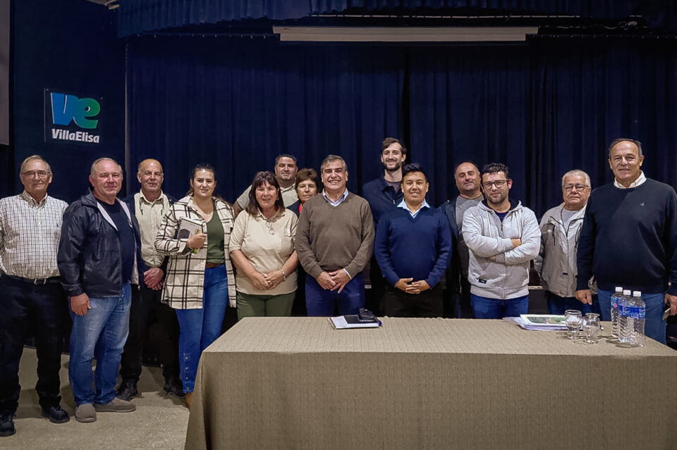 Vialidad concreta acuerdos con gobiernos locales del departamento Colón para la mejora de caminos rurales