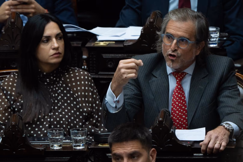 El oficialismo logró aprobar la «Ley Hojarasca» para derogar más de 70 leyes consideradas obsoletas