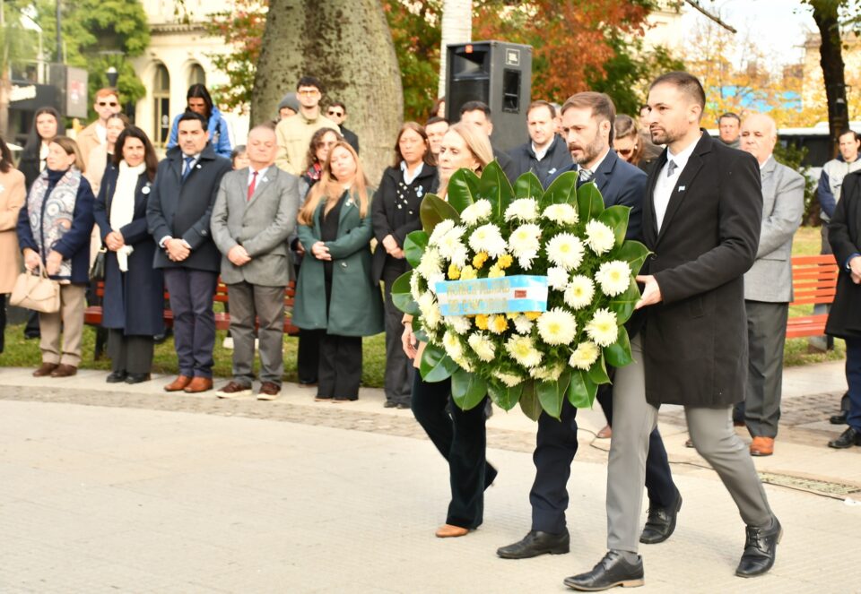 Azcué en el 25 de Mayo: “Que esta fecha nos inspire a construir una Concordia con más oportunidades y desarrollo”