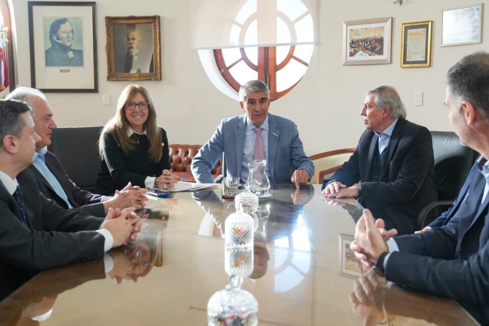 Entre Ríos, Santa Fe y Córdoba firmaron un acuerdo para simplificar trámites administrativos