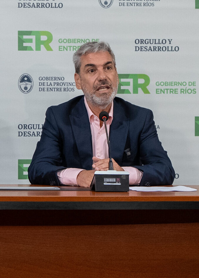 El Gobierno presentó el programa para refinanciar deudas de estatales y privados