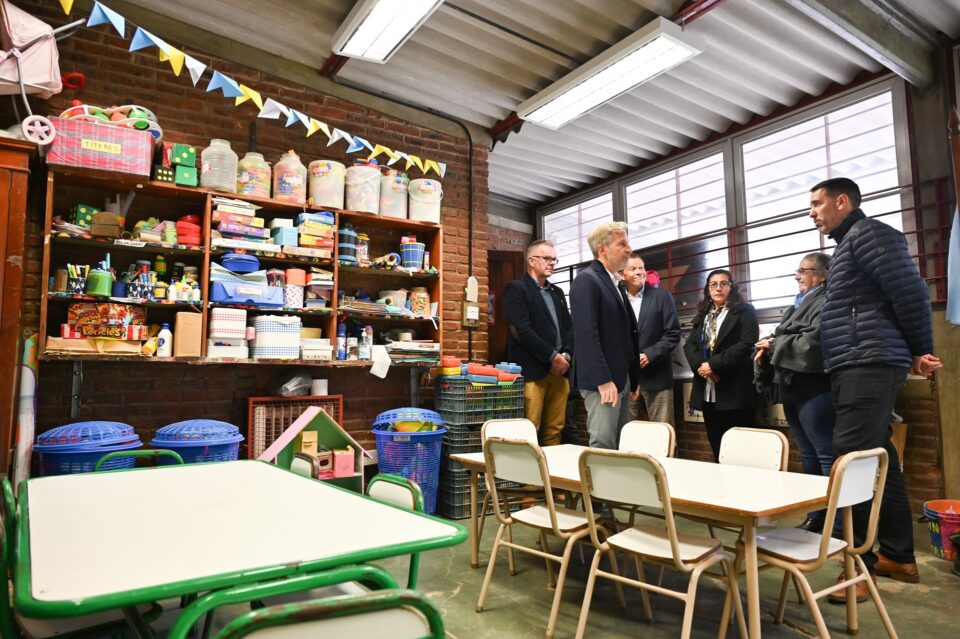 La provincia realiza mejoras históricas en un edificio escolar de cinco décadas de La Paz