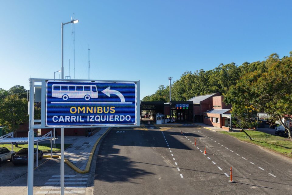 La provincia formalizó las últimas entregas de equipamiento para el Centro de Frontera Concordia-Salto