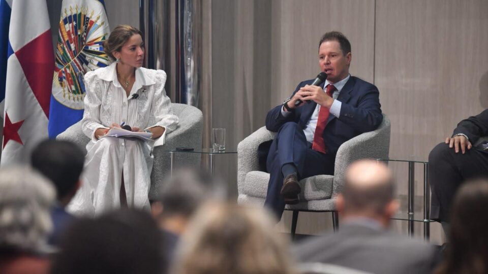 Foro internacional: Jorge Brito afirmó que Argentina puede consolidarse como un hub global de energía e inteligencia artificial